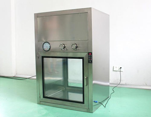 自净式传递窗用于洁净车间、微细科技、生物实验室、制药厂、医院、食品加工业、LCD、电子厂等等一切需要空气净化的场所都需要用到传递窗等等