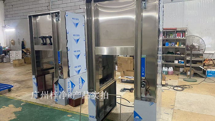 全自动感应输送带传递窗的电气问题处理需要从选型、安装、运行、维护、故障处理及安全注意事项等多方面进行全面考虑。