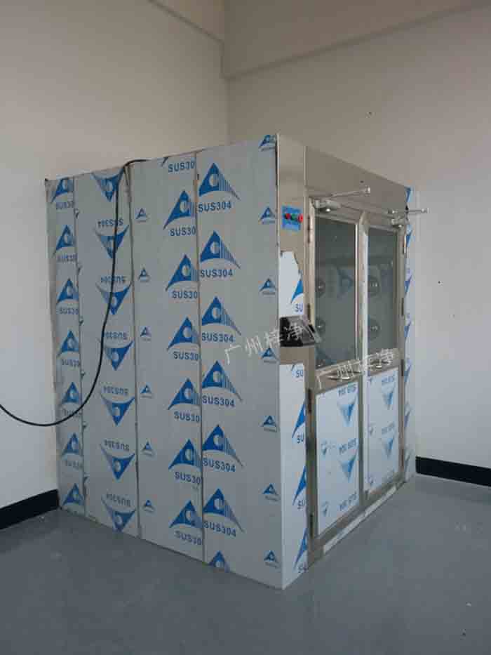 风淋室的尺寸直接决定了其实际使用空间