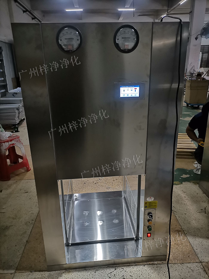 层流传递窗凭借其独特的气流控制和传递功能