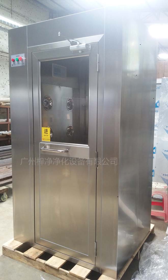 风淋室的安装位置和角度不准确，会影响风淋效果和设备的使用寿命。