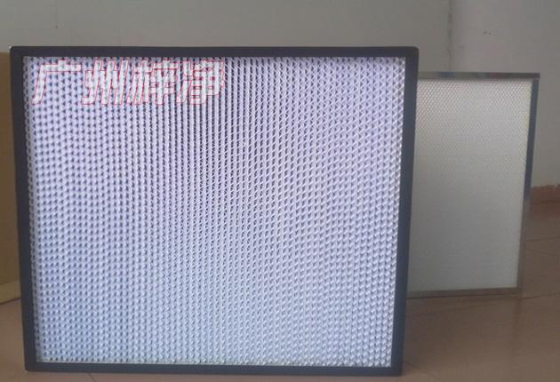 HS有隔板高效过滤器可广泛用于光学电子、LCD液晶制造，生物医药、精密仪器、饮料食品，PCB印刷等行业无尘净化车间的空调末端送风处。