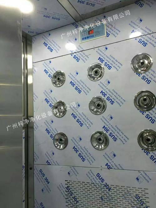 内置自动门风淋室工作区 内置自动门风淋室工作区