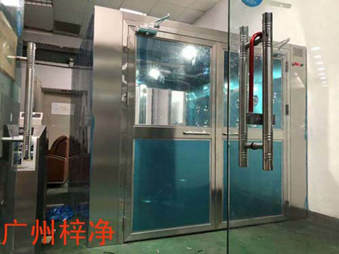 洁净风淋室就是采用高效空气过滤器来过滤气流的吗?