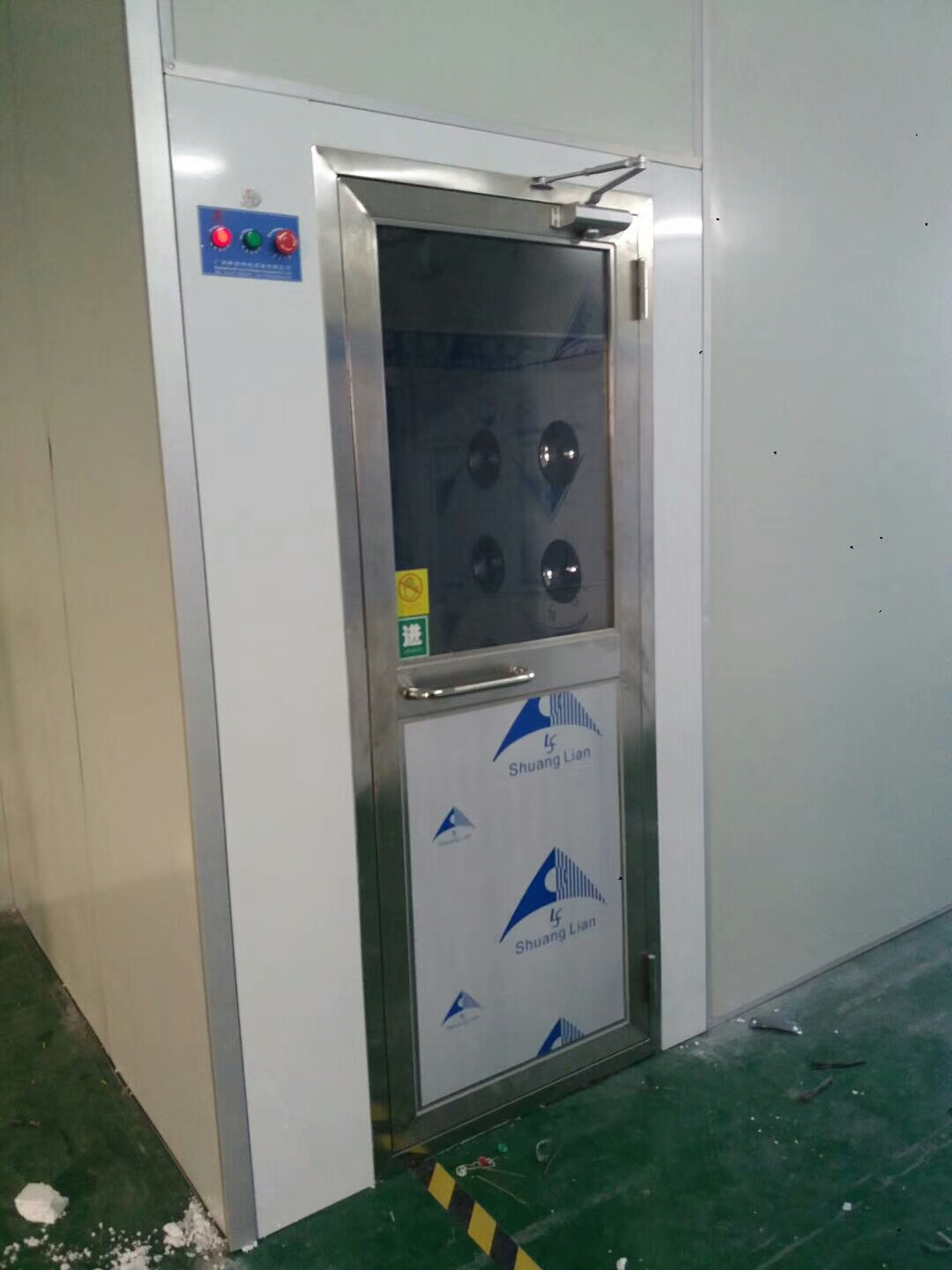 风淋室在洁净室哪个位置比较好？