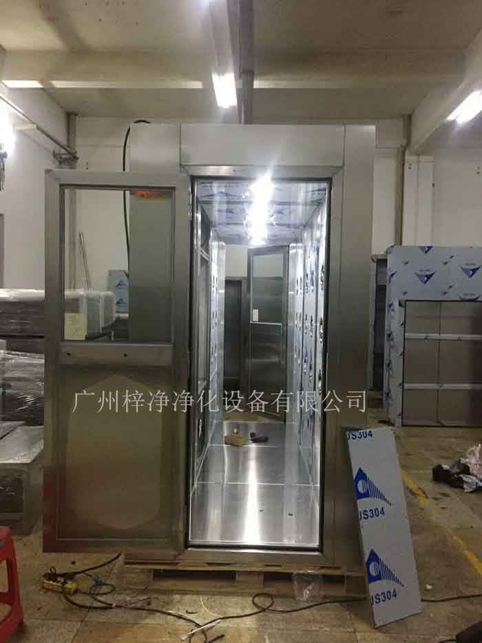 全不锈钢风淋室通道的安装维护