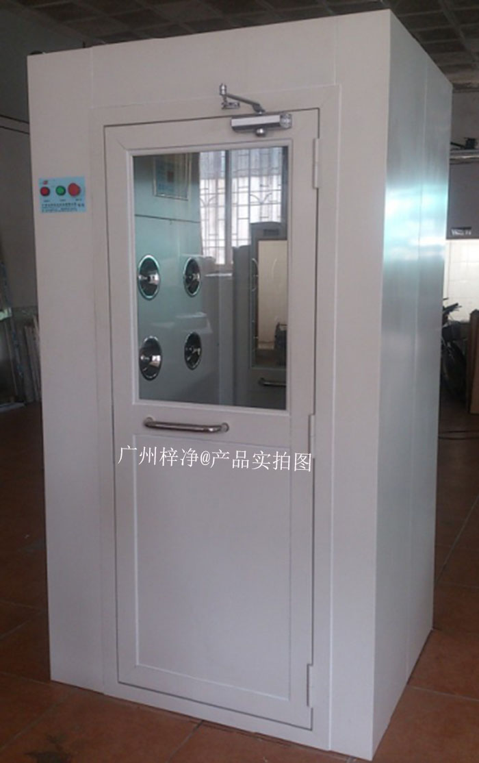 烤漆风淋室是员工进入洁净室或无尘车间必备的净化设备通道